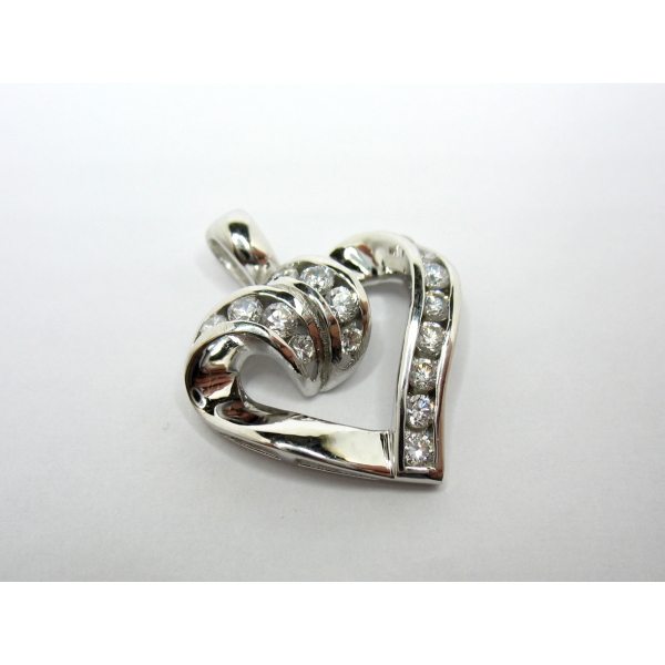Stříbrný přívěšek srdíčko