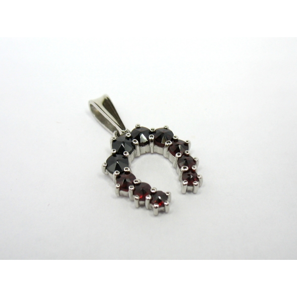 Podkova s Českými granáty