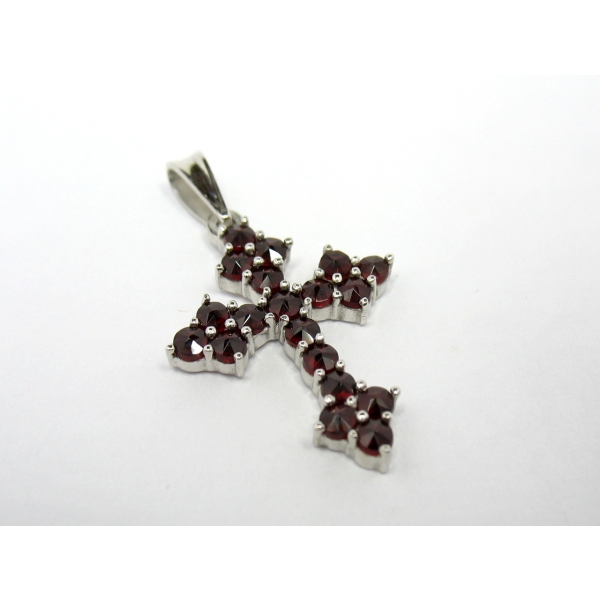 Křížek s Českými granáty