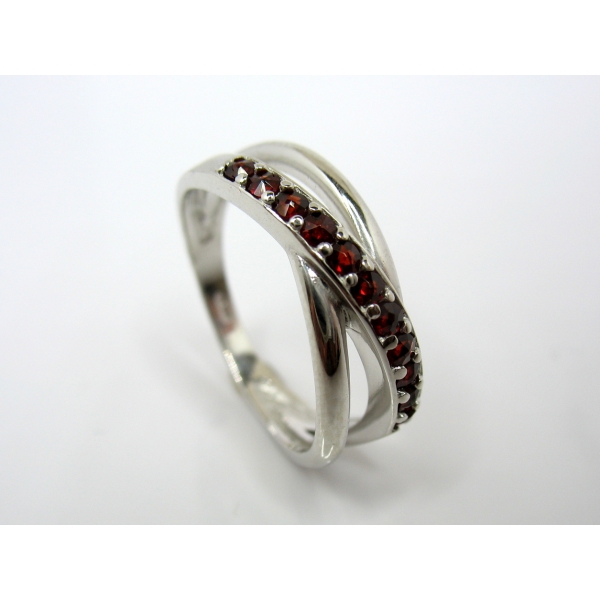 prsten s českými granáty b 40640