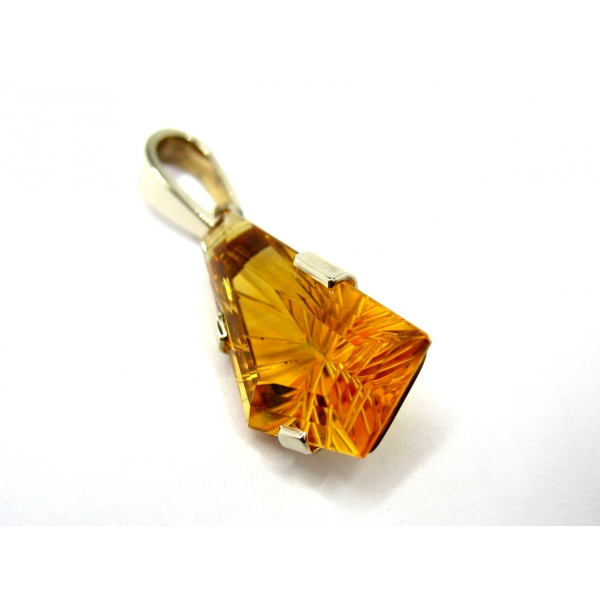 přívěšek s citrínem