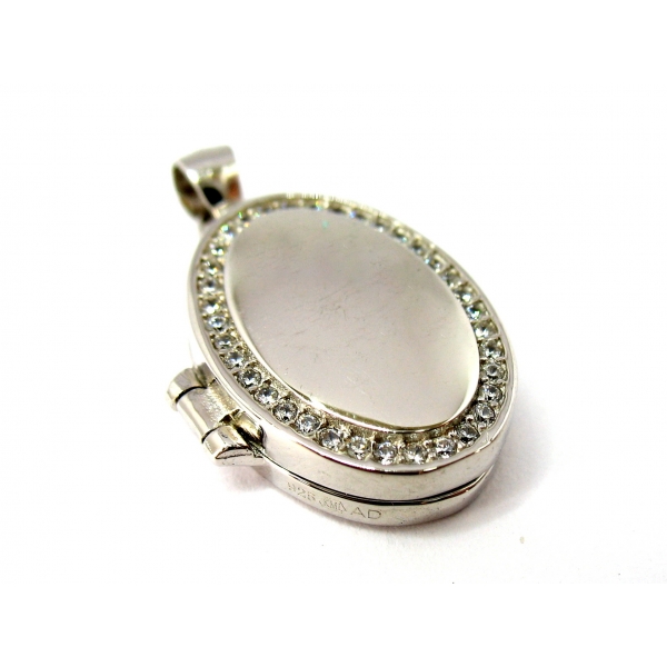 stříbrný medailon b 40440