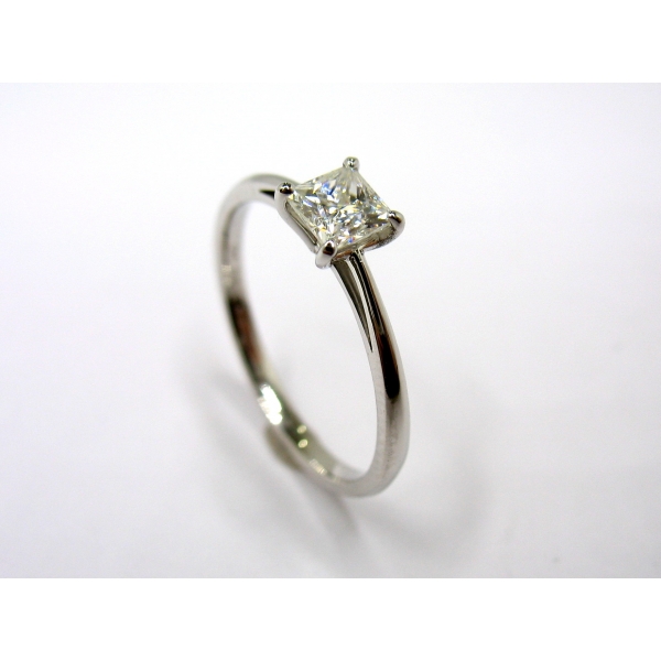 prsten s moissanitem b-44333