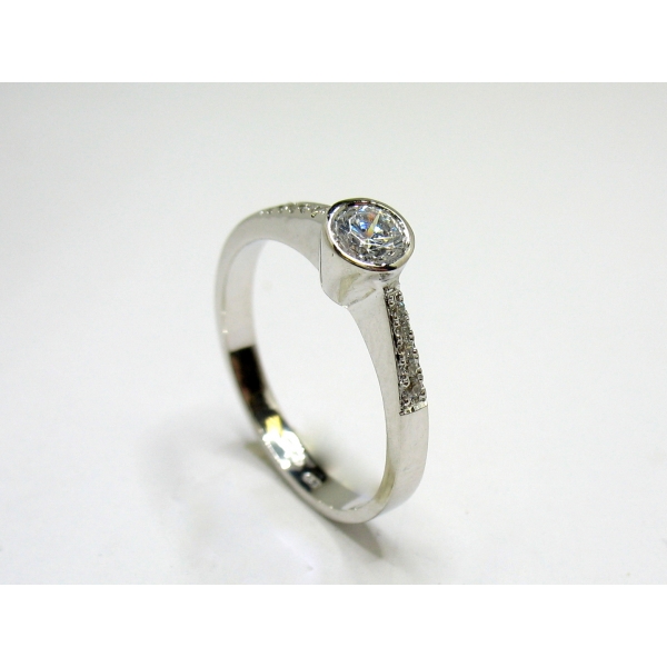 PRSTEN Z BÍLÉHO ZLATA 66