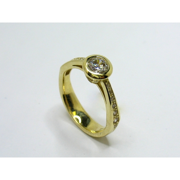 ZLATÝ ZÁSNUBNÍ PRSTEN 71