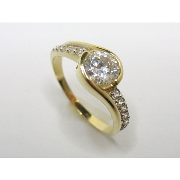 ZLATÝ ZÁSNUBNÍ PRSTEN 79