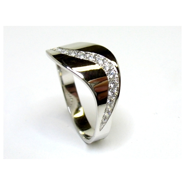 PRSTEN Z BÍLÉHO ZLATA 133