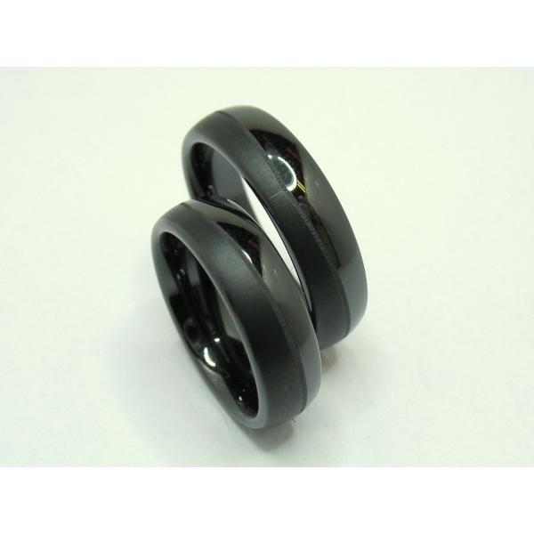 černé snubní prsteny