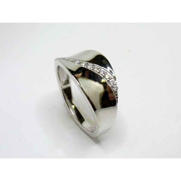 Stříbrný prstýnek