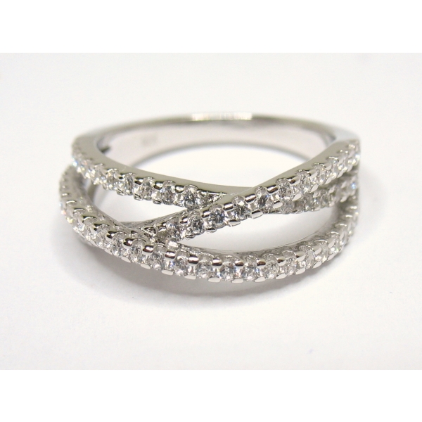 Stříbrný prsten s kameny